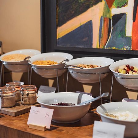 นัมเบอร์ 15 เกรต พัลต์นีย์ Hotel บาธ ภายนอก รูปภาพ A breakfast buffet