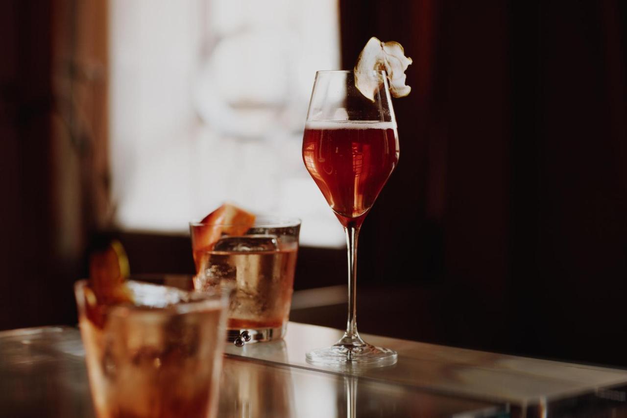 นัมเบอร์ 15 เกรต พัลต์นีย์ Hotel บาธ ภายนอก รูปภาพ A wine cocktail