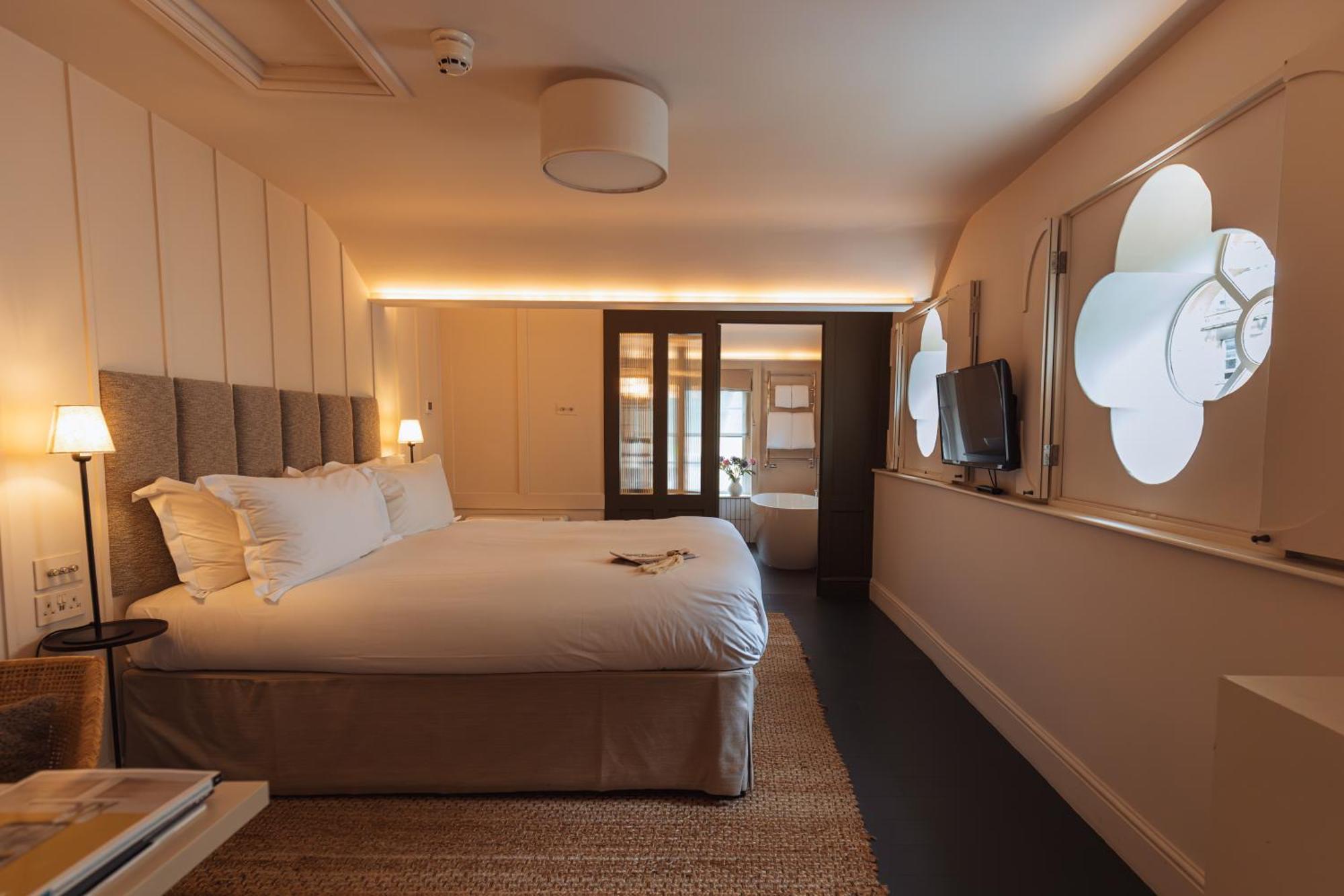 นัมเบอร์ 15 เกรต พัลต์นีย์ Hotel บาธ ภายนอก รูปภาพ A bedroom at The Ivy Hotel