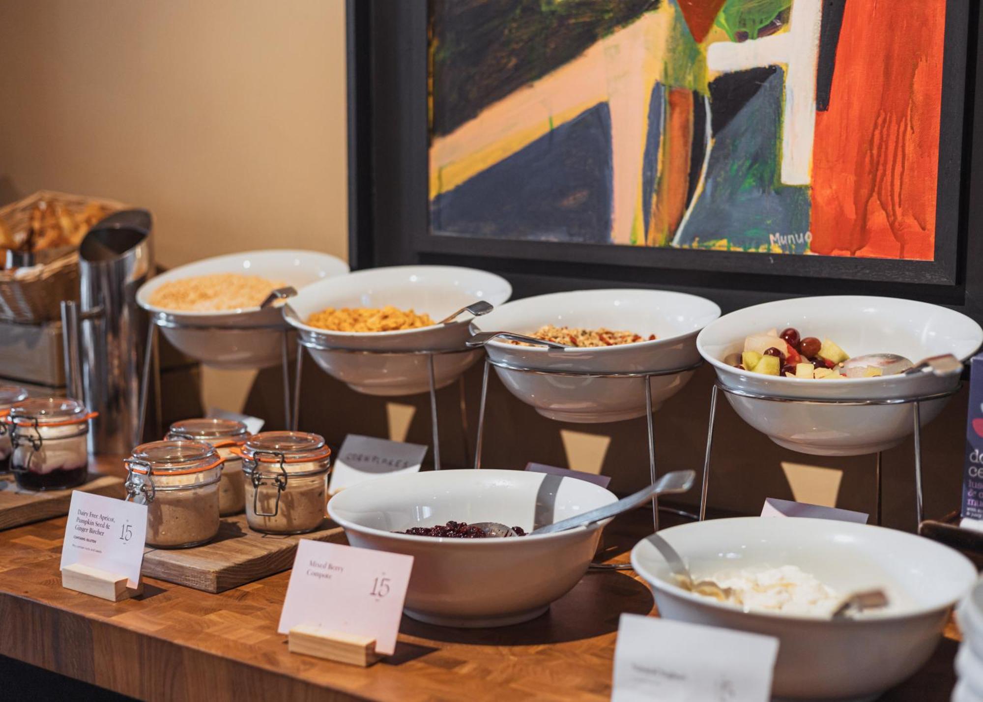 นัมเบอร์ 15 เกรต พัลต์นีย์ Hotel บาธ ภายนอก รูปภาพ A breakfast buffet