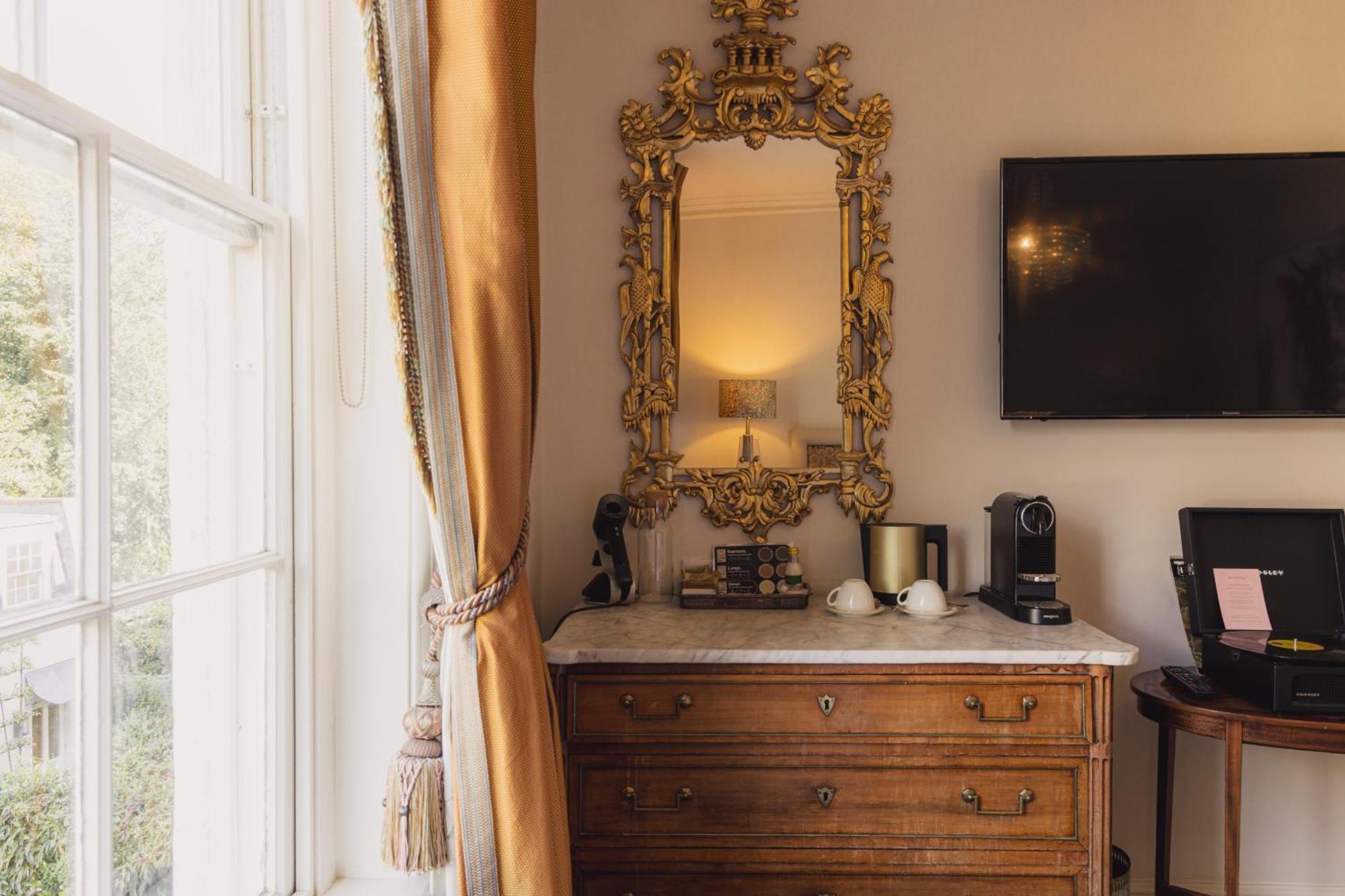 นัมเบอร์ 15 เกรต พัลต์นีย์ Hotel บาธ ภายนอก รูปภาพ A Nespresso machine in a hotel room