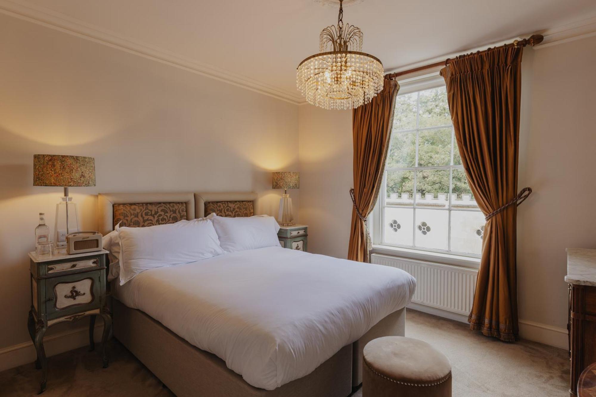 นัมเบอร์ 15 เกรต พัลต์นีย์ Hotel บาธ ภายนอก รูปภาพ A bedroom at the hotel